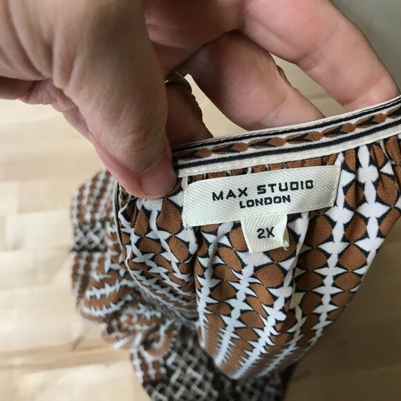 MAX STUDIO - WOMEN'S 2X - BROWN /CREAM LONG FLOWY SLEEVES ROUND NECK TOP SHIRT - Picture 5 of 6